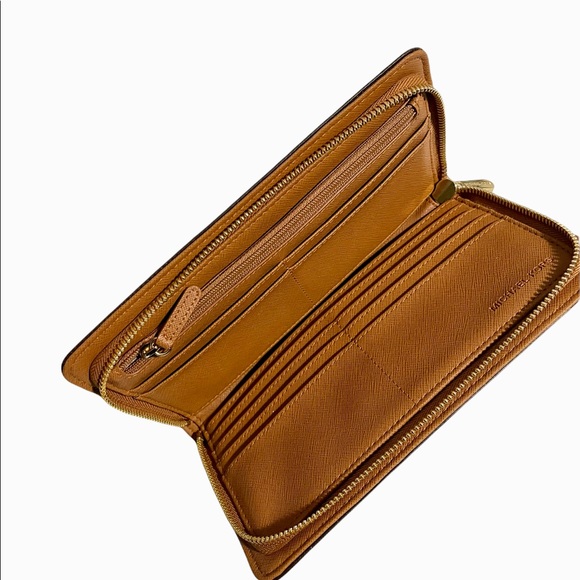 Michael Kors Leather Monogram Frankie Drawstring Purse and Matching Wallet - Picture 10 of 12